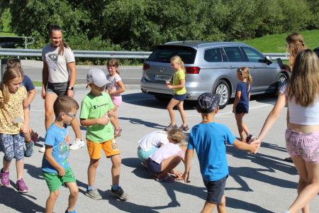 Oratorij Šmartno v Tuhinju 200 pohodnikov na poti (41)